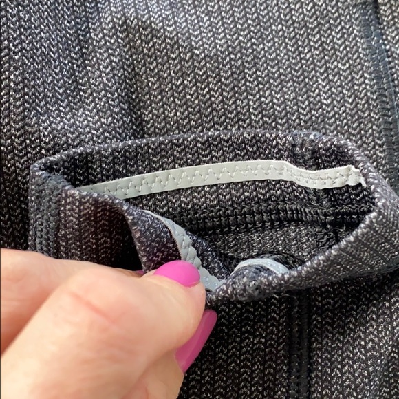 Lululemon Grey/Black Full Length Leggings - Picture 7 of 8